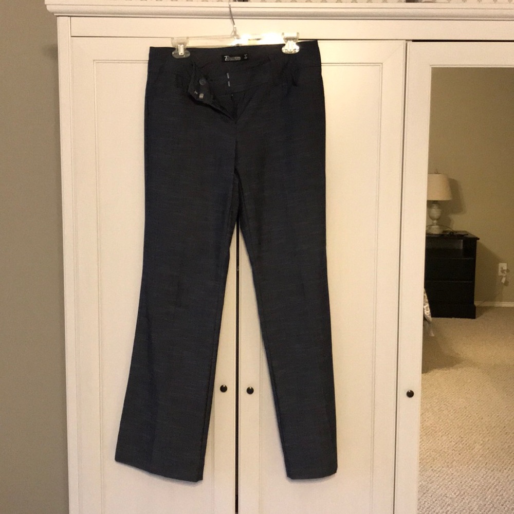 Career straight legs pant.